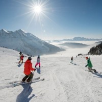 Skiing La Cluasz (C) Aravis / Pascal Lebeau