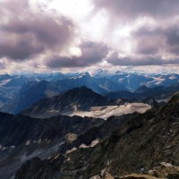 Wildspitze im Hintergrund von der Watzespitze aus (2022)