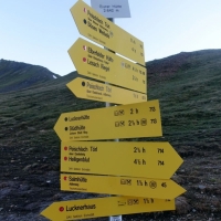 Grossglockner (06) Nun folgen 3,5 km zur Salmhütte, die gerade mal zwei Meter höher als die Glorer Hütte liegt.